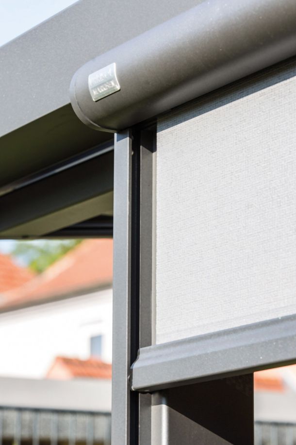 Detailansicht einer Markise für ein Terrassendach 