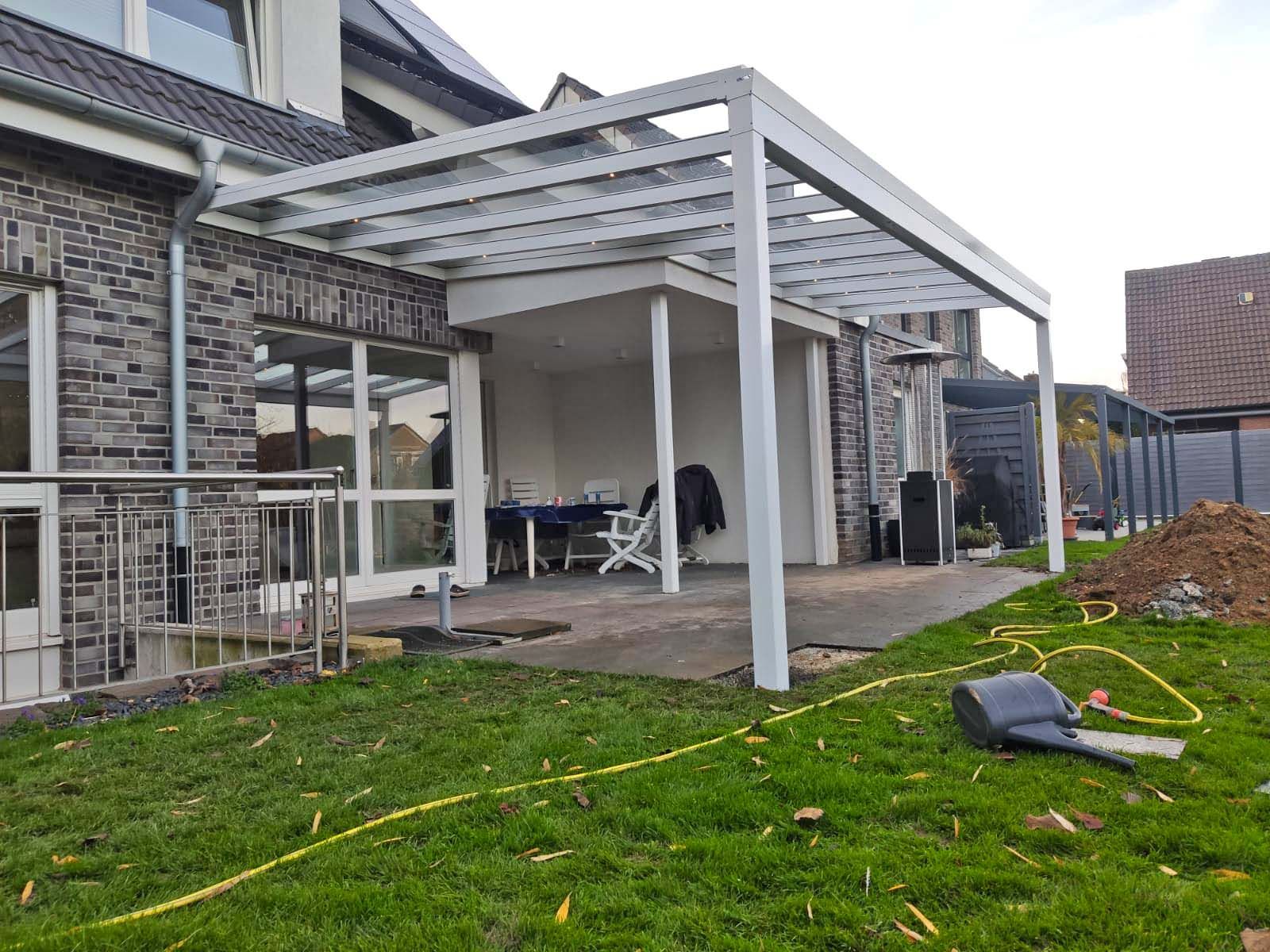 Terrassendach 6x45 Weiss Sonderkonstruktion Wandversatz Krefeld nrw 467df65e -